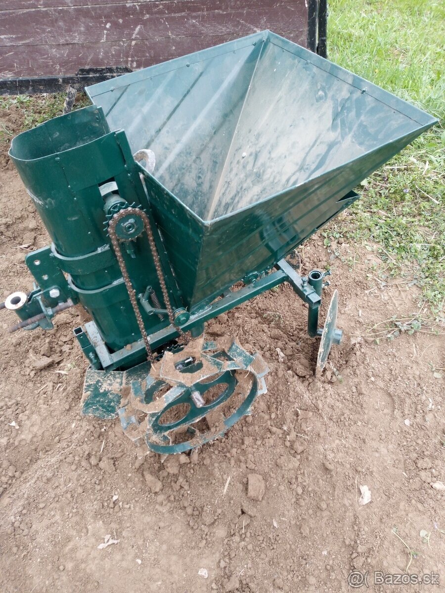 Sazeč Brambor , sadzač zemiakov