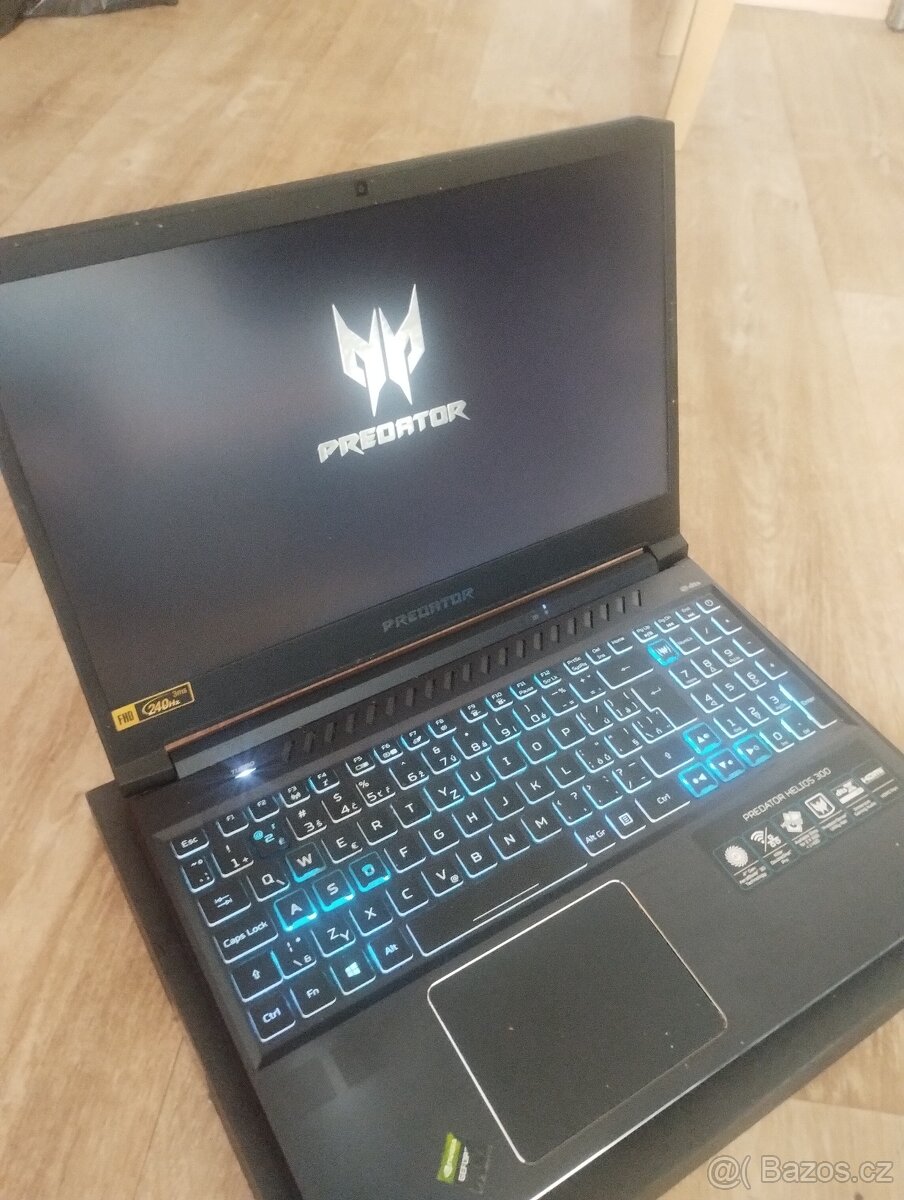 Acer Predator Helios 300 Abyssal Black kovový