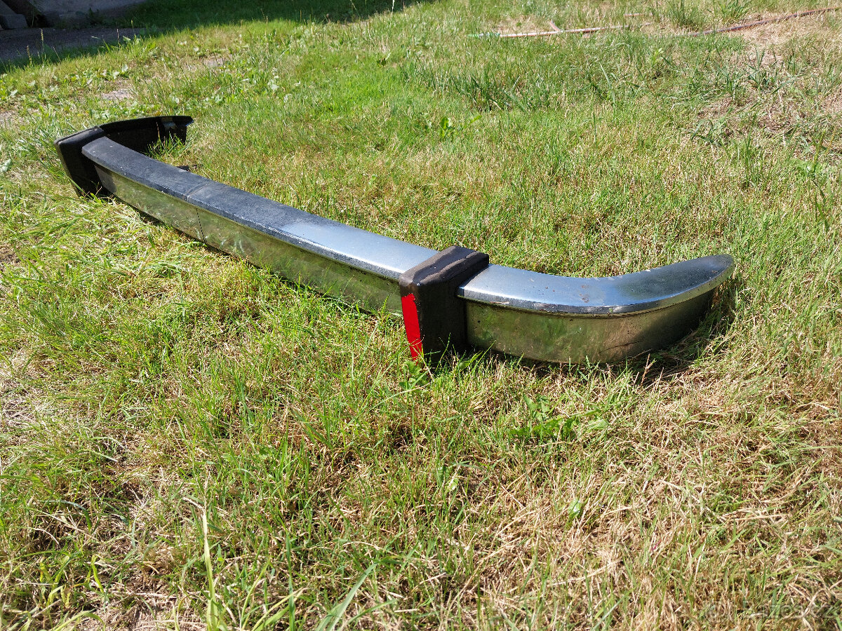 Zadní nárazník na škoda 100, 110, 110R, 105, 120 užovka