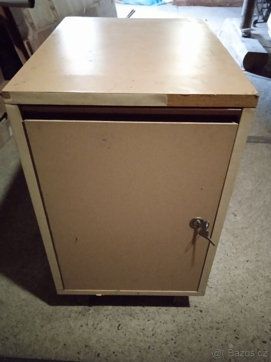 Skřínka.