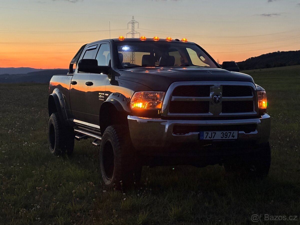Dodge Ram 2500 6.4 Hemi 2017 4x4 Ram 2500 Crew Cab 6’4” Bed