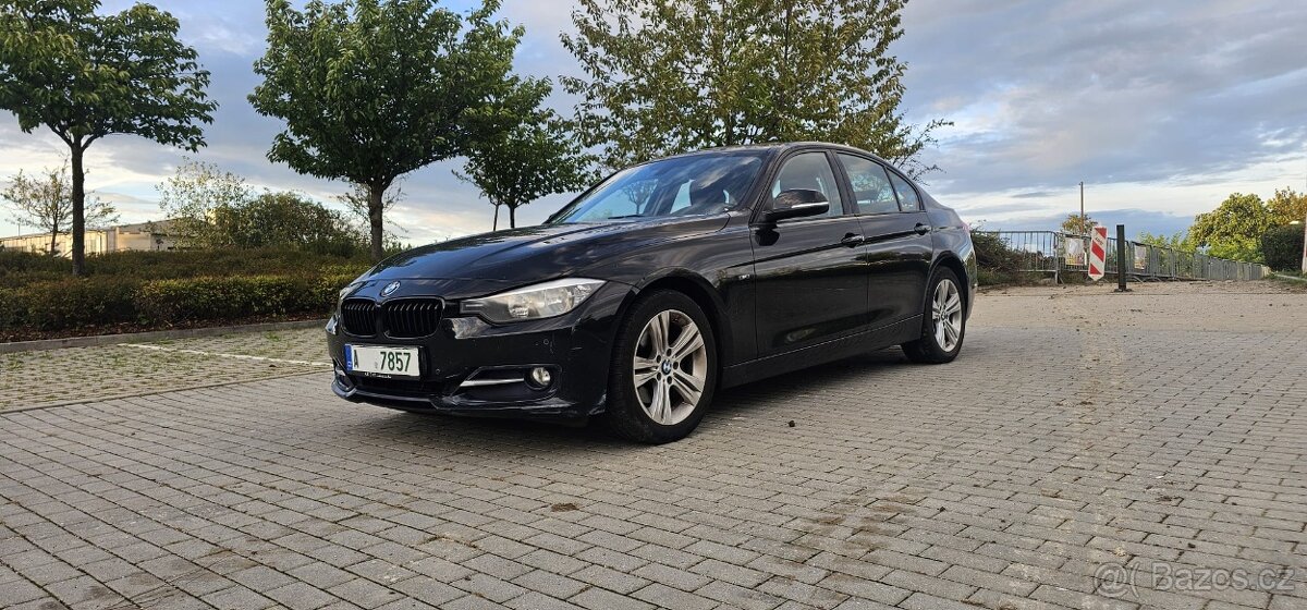 BMW f30 320d SPORT / Automat / navigace / sedan