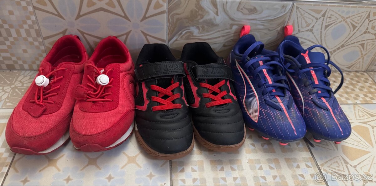 Dětské sportovní boty - vel. 29 (kopačky, sálovky)