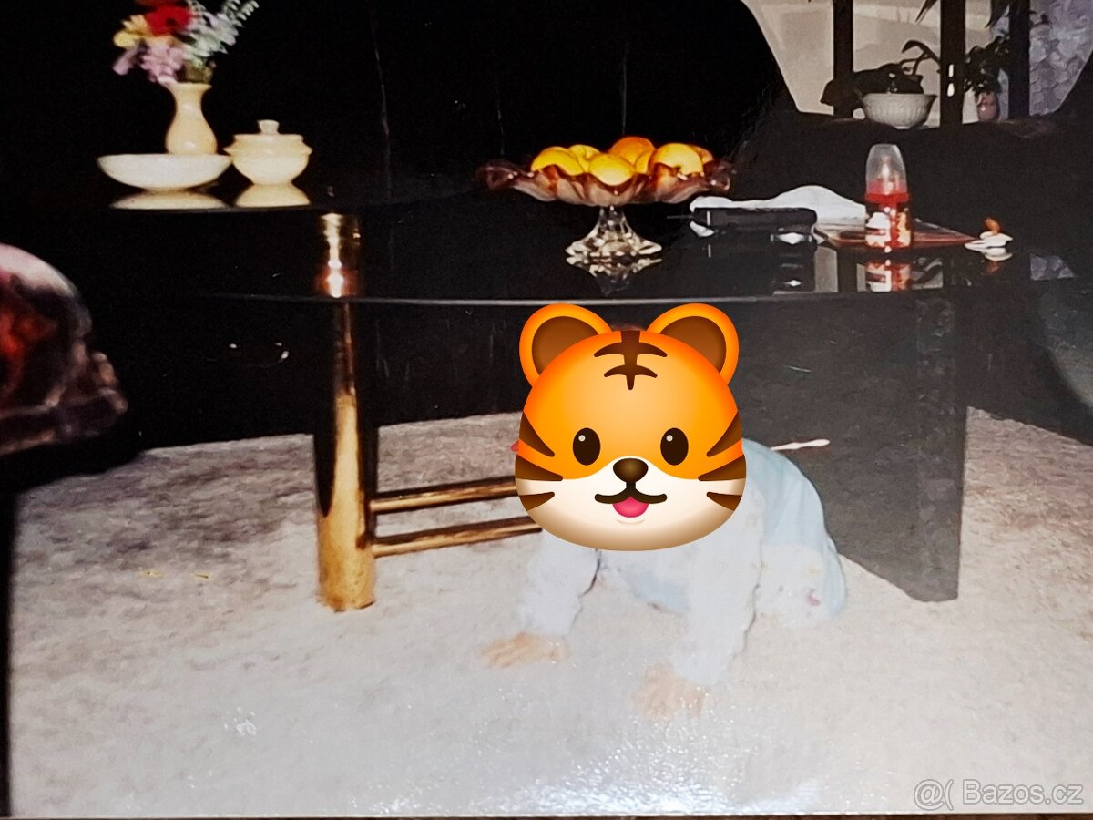 Skleněny konfer stul