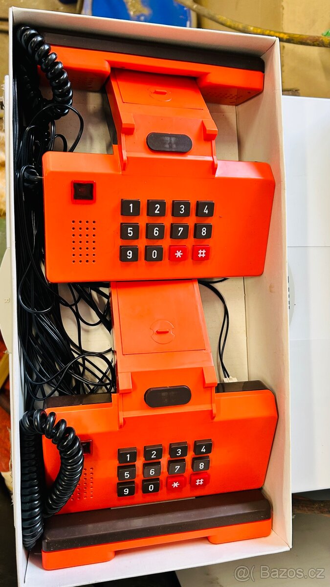 Retro dětské telefony