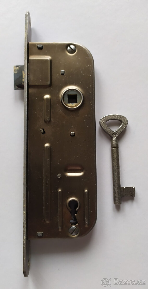 Zadlabací zámek rozteč 90, hloubka 60, obyčejný klíč