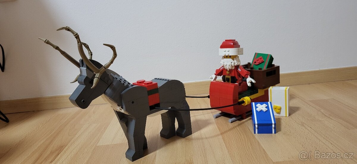 LEGO® 4002018 Santa and Reindeer