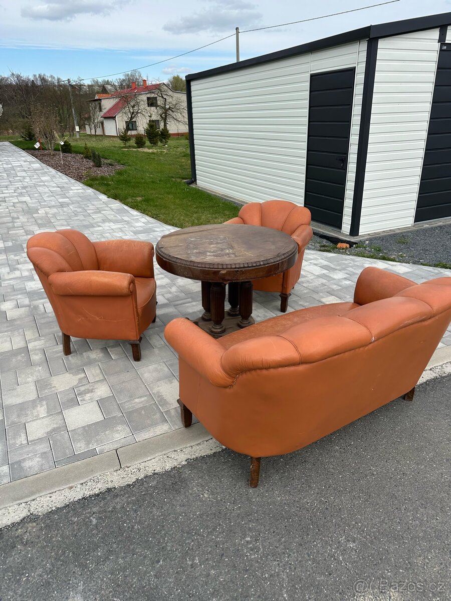 2 křesla a gauč
