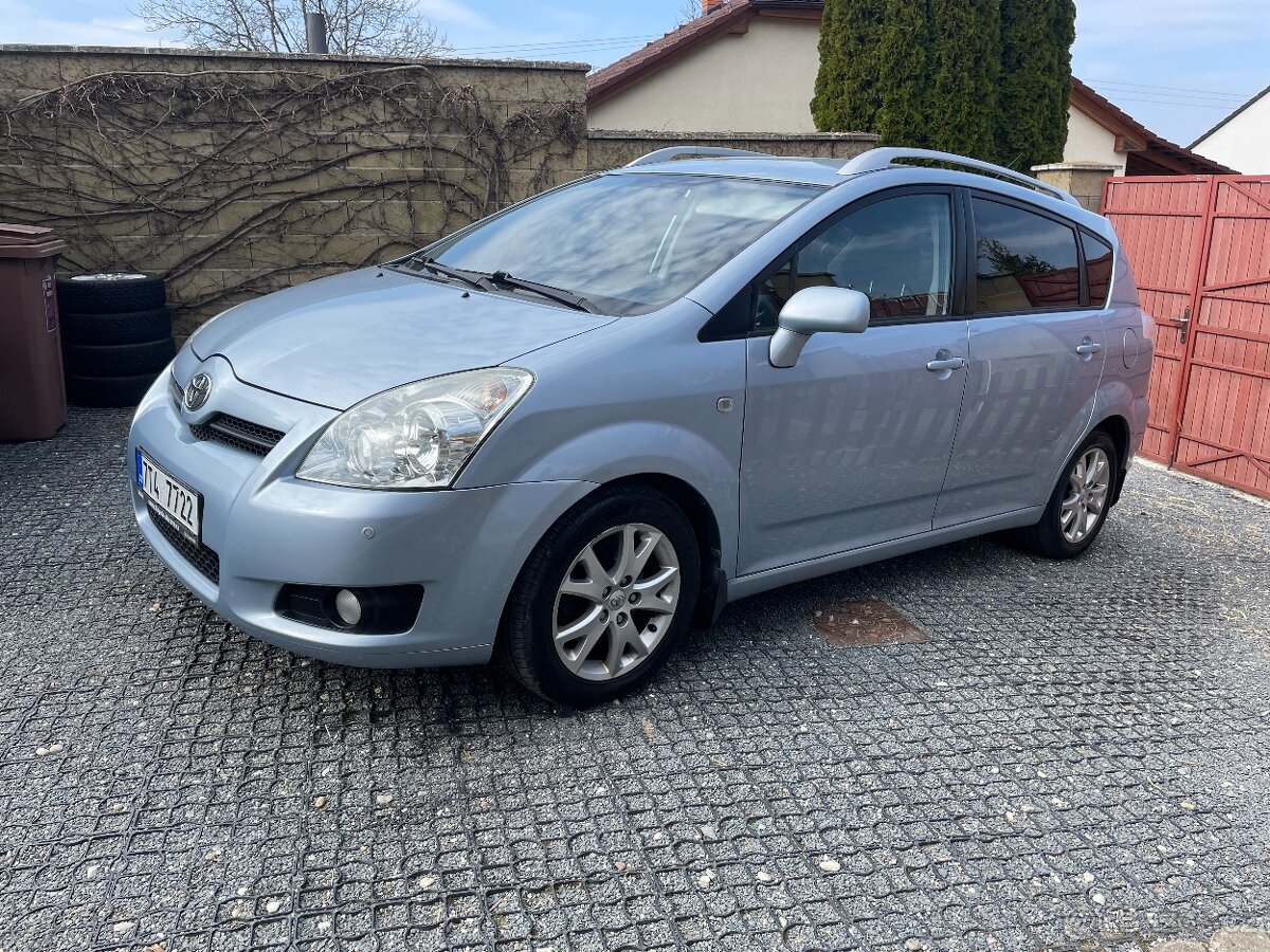Toyota Corolla VERSO 2.2 TDI(100 KW), nová STK