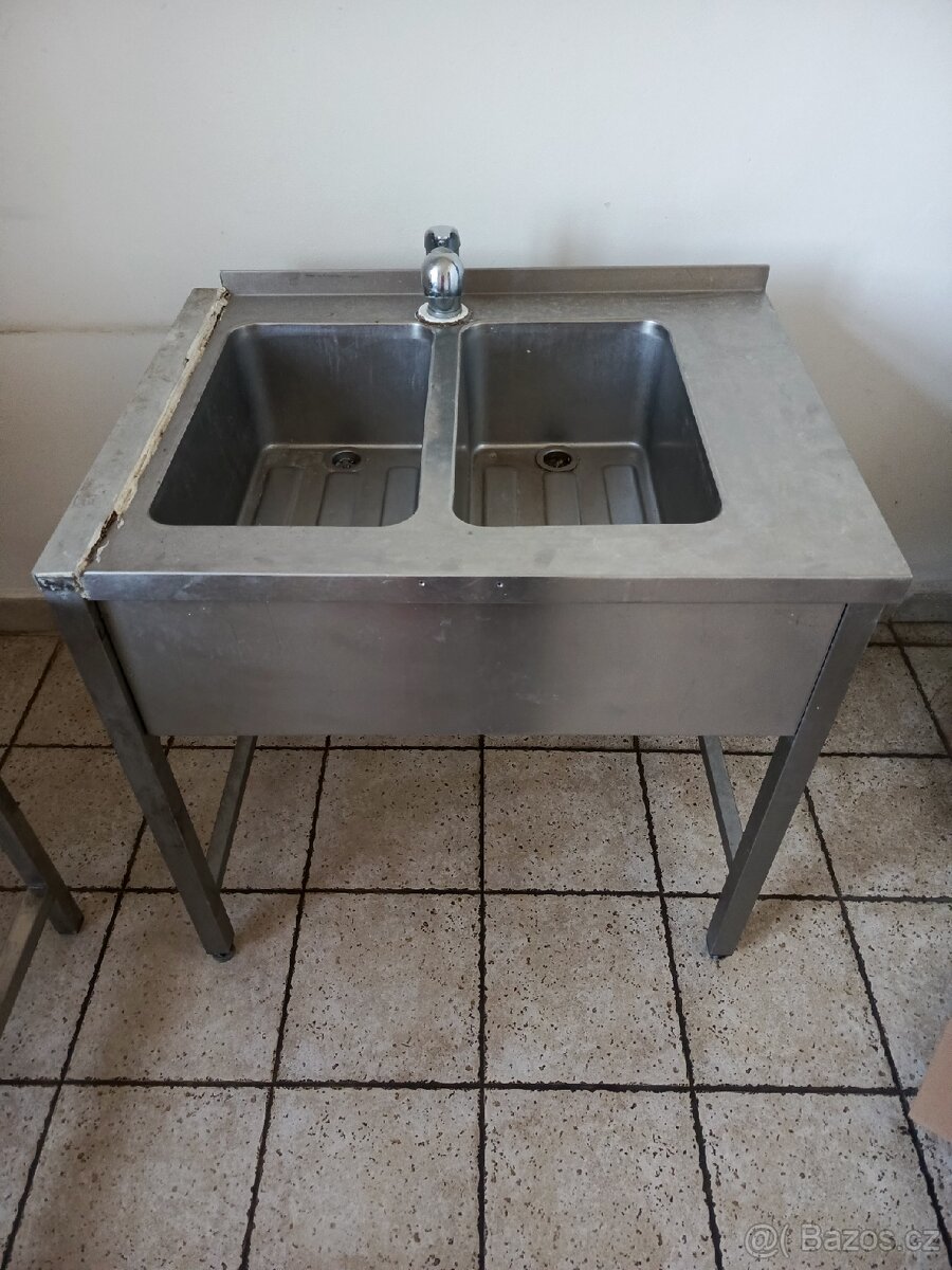 Gastro stůl a dvojdřez