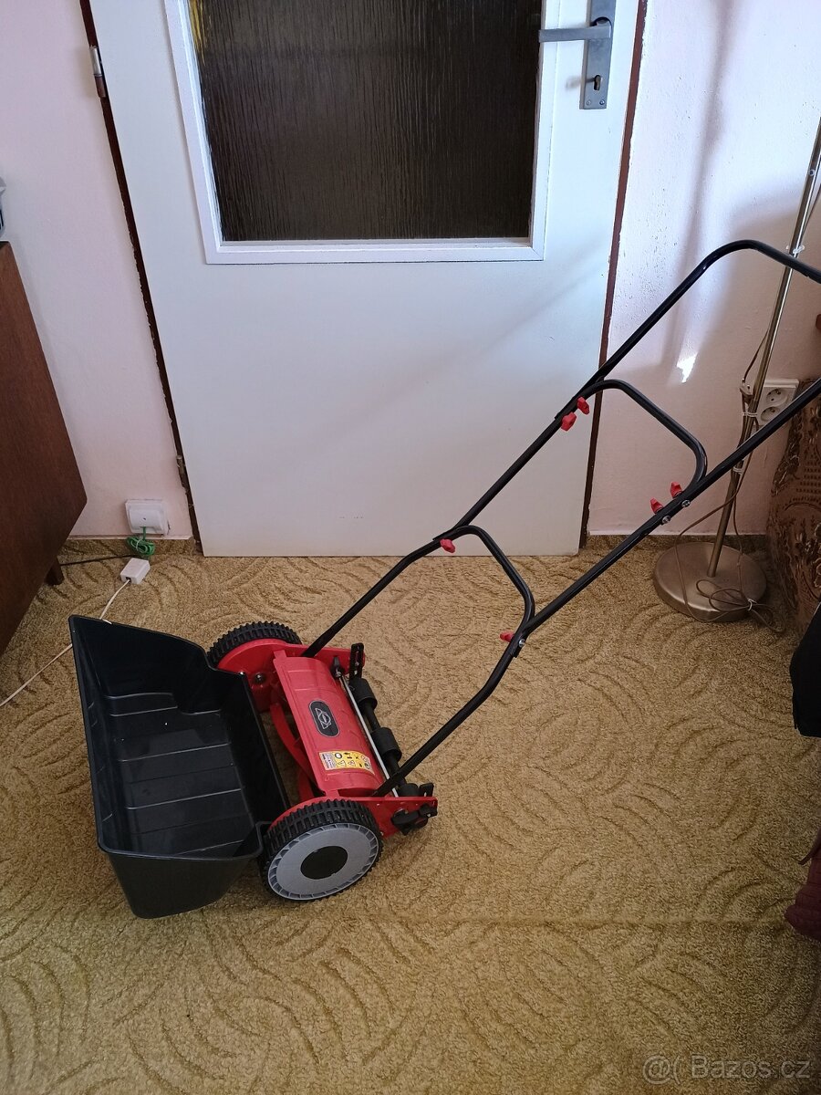 HECHT Vřetenová sekačka ruční HECHT 5030