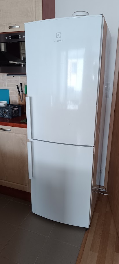 Lednice s mrazákem Electrolux EN3201MOW, kombinovaná