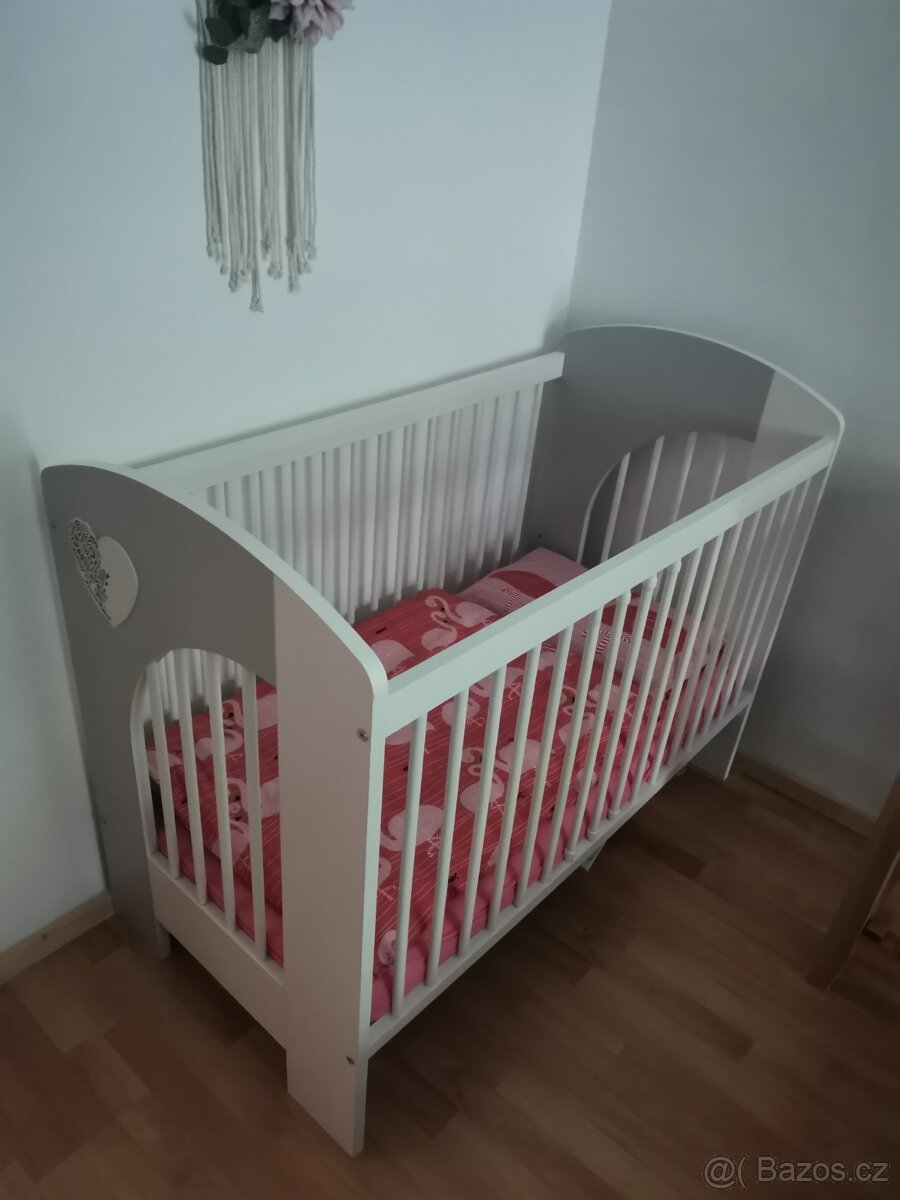 Postýlka se srdíčkem