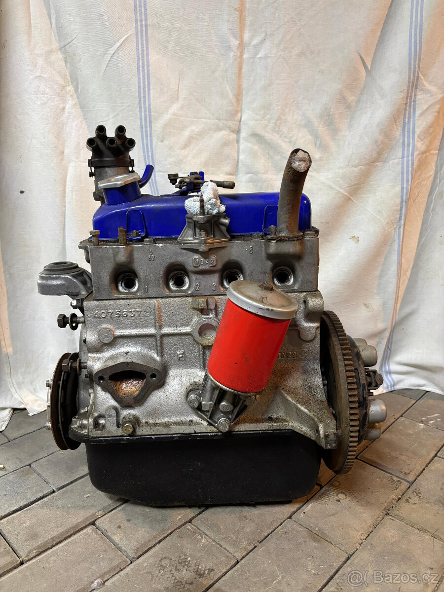fiat 600 motor + díly (prodam jako celek)