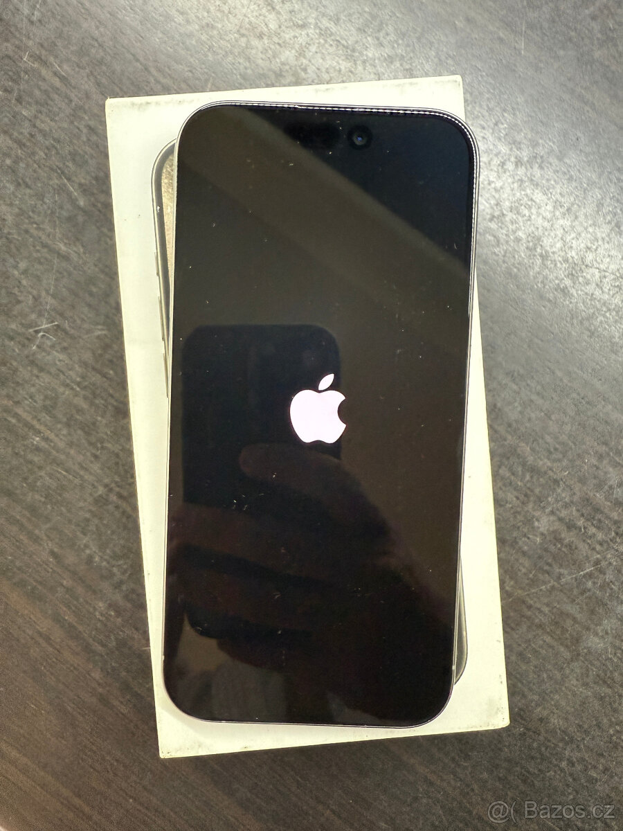 Iphone 15 Pro - 512GB + mag. kryt, stav nového