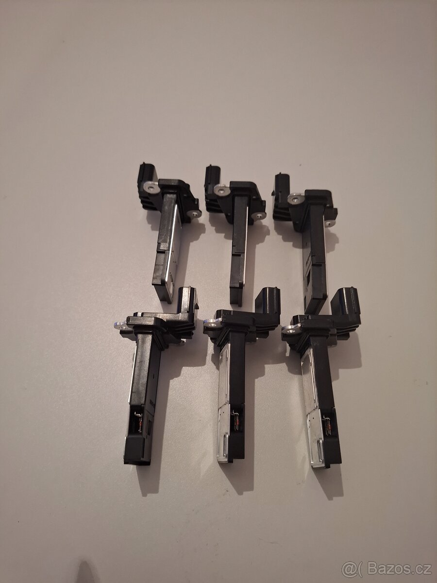 Snímač množství protékající vzduchu ( MAF sensor )