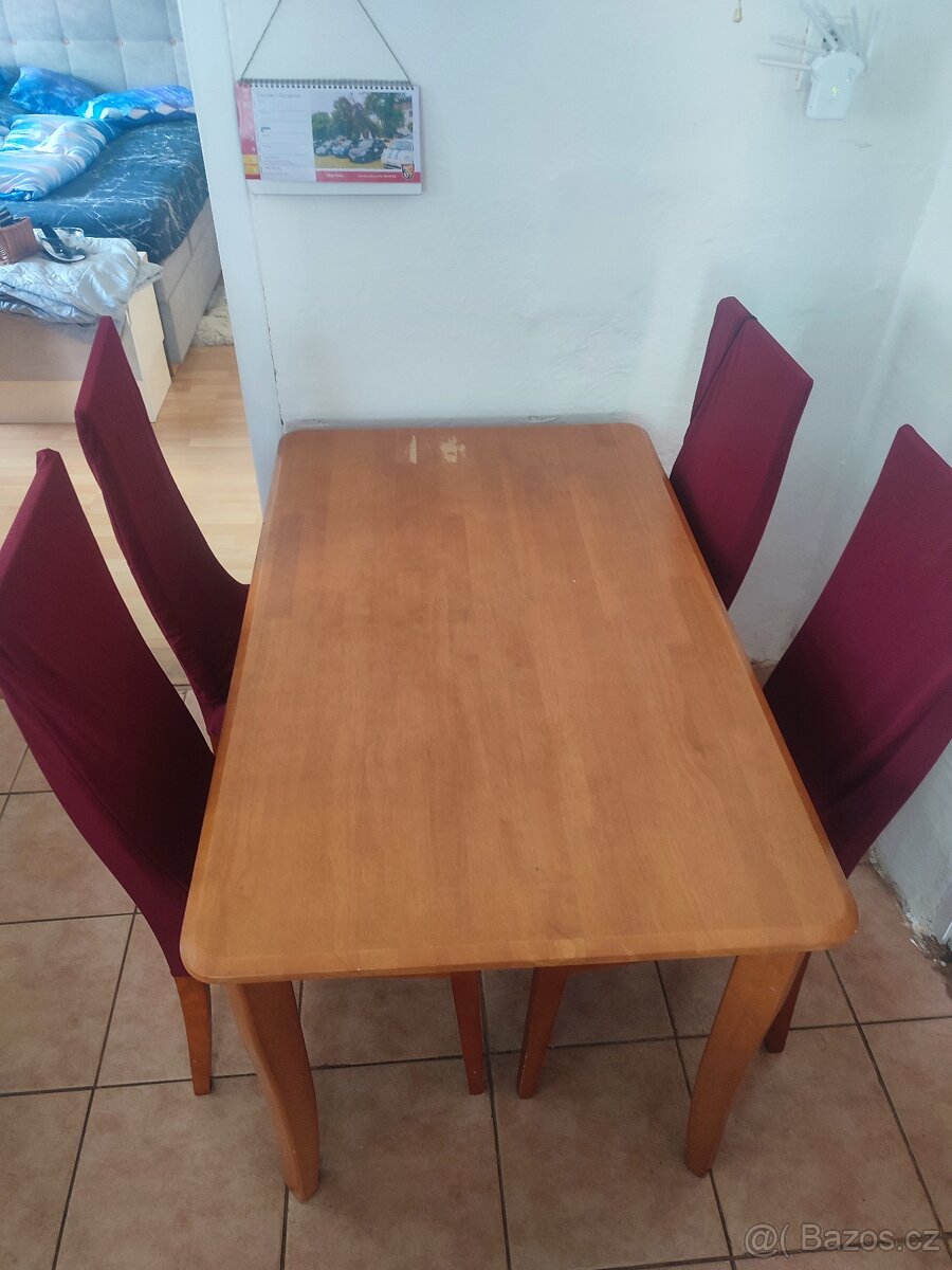 Jídelní stůl 4 židle