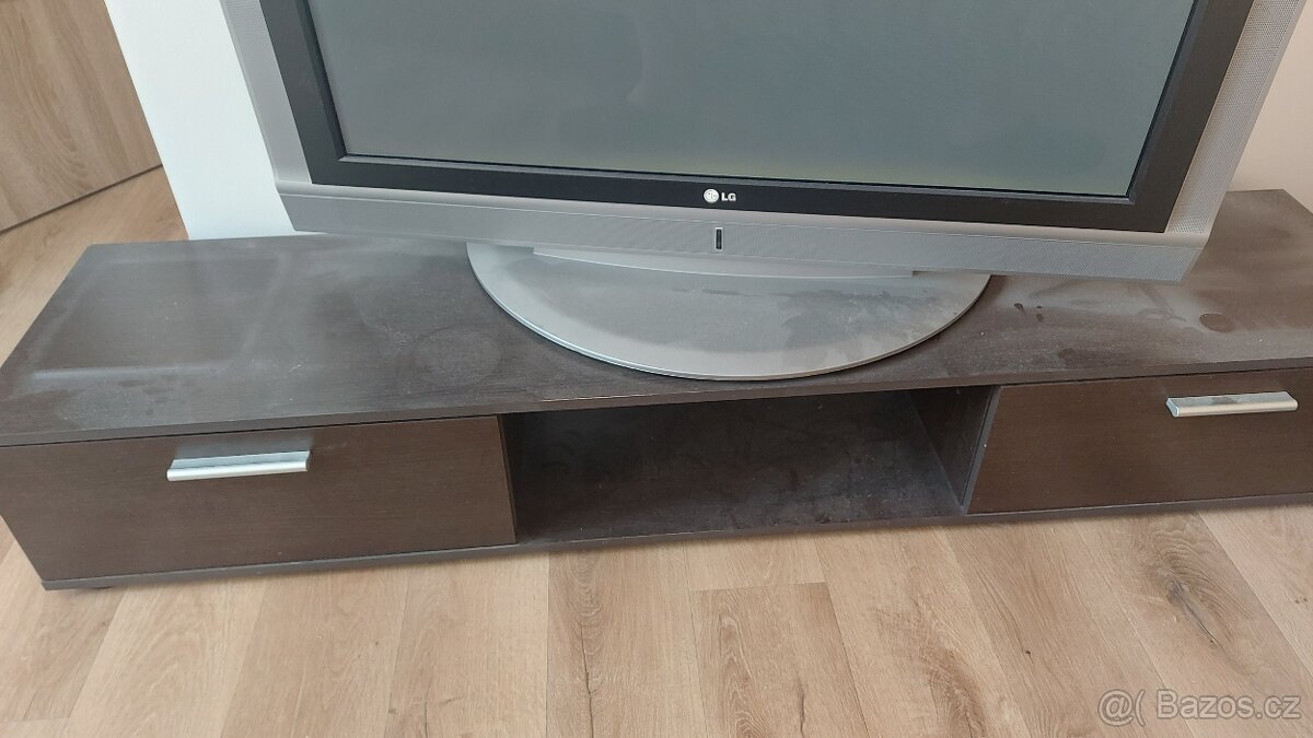 Skříňka pod TV