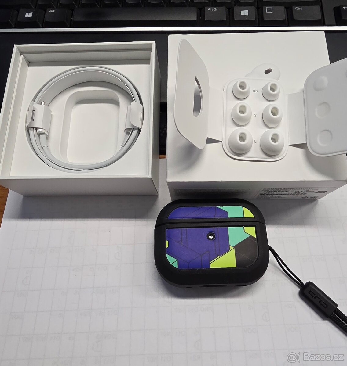 Apple AirPods Pro (2. generace) s MagSafe pouzdrem