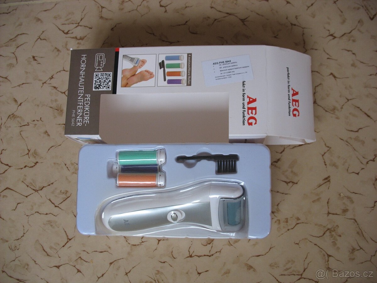 Pedikůra-odstraňovač tvrdé kůže.