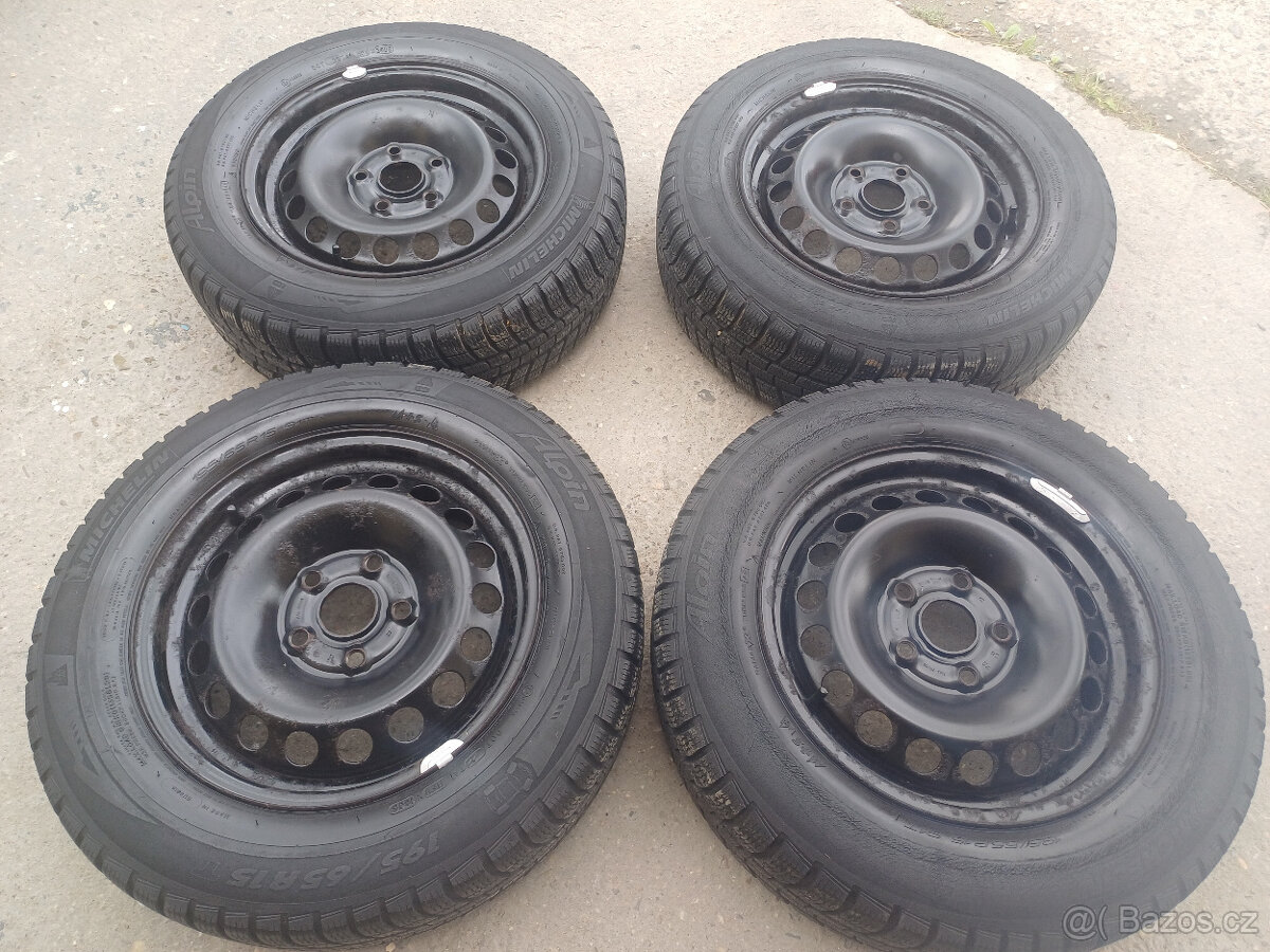 Zimní pneu s disky 195/65/15  rozteč 5x112