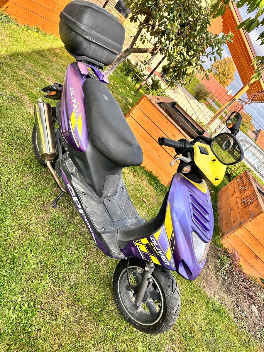Skutr 50ccm CPI OLIVER SPORT