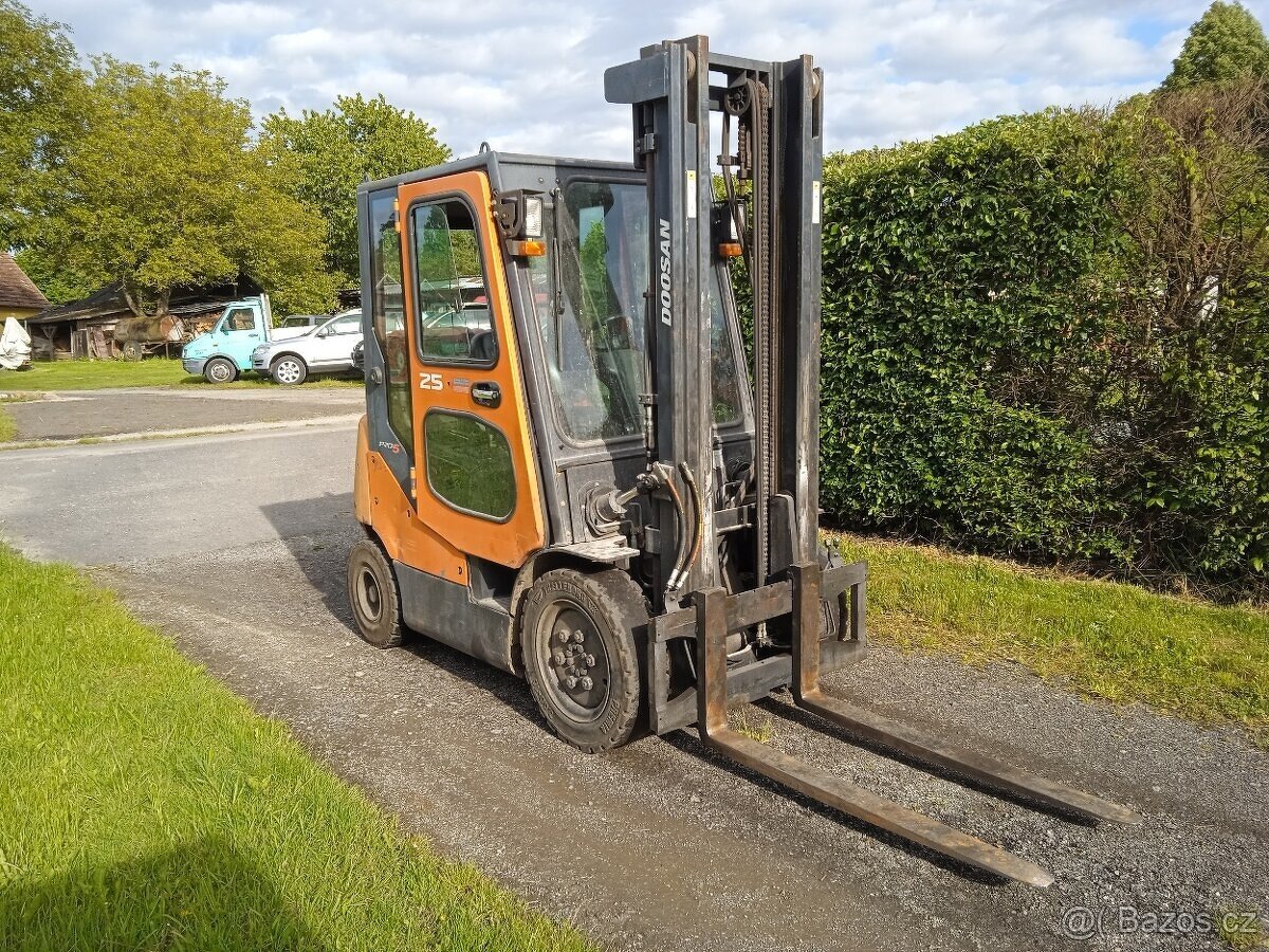 VZV DOOSAN G25E-5