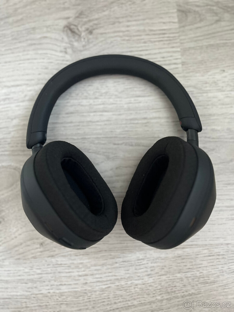 Sluchátka Sony WH-1000XM5