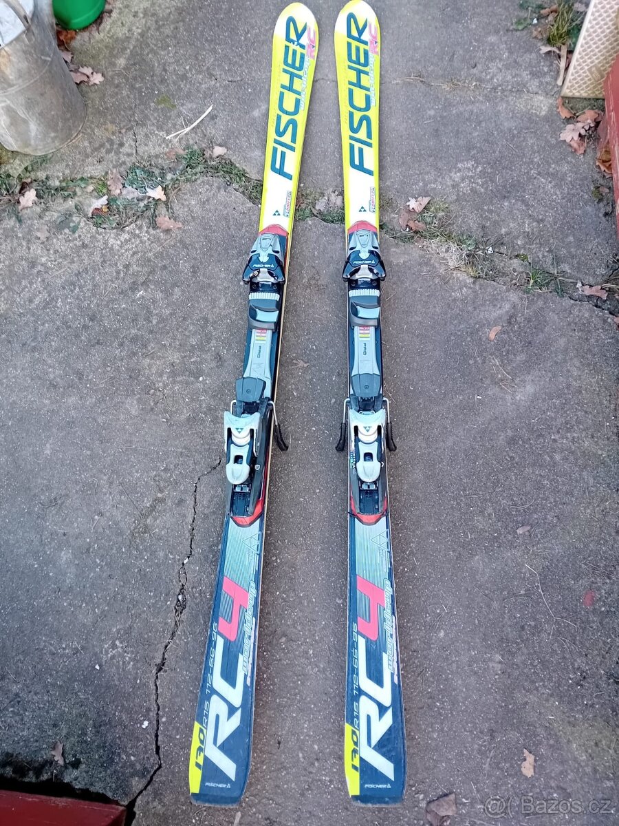 Sjezdové lyže Fischer