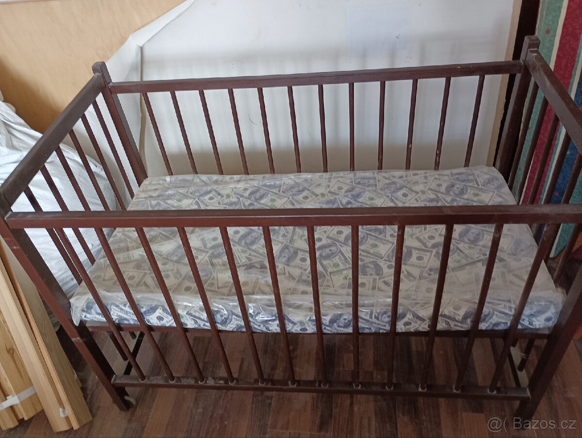 Dřevěná dětská postílka