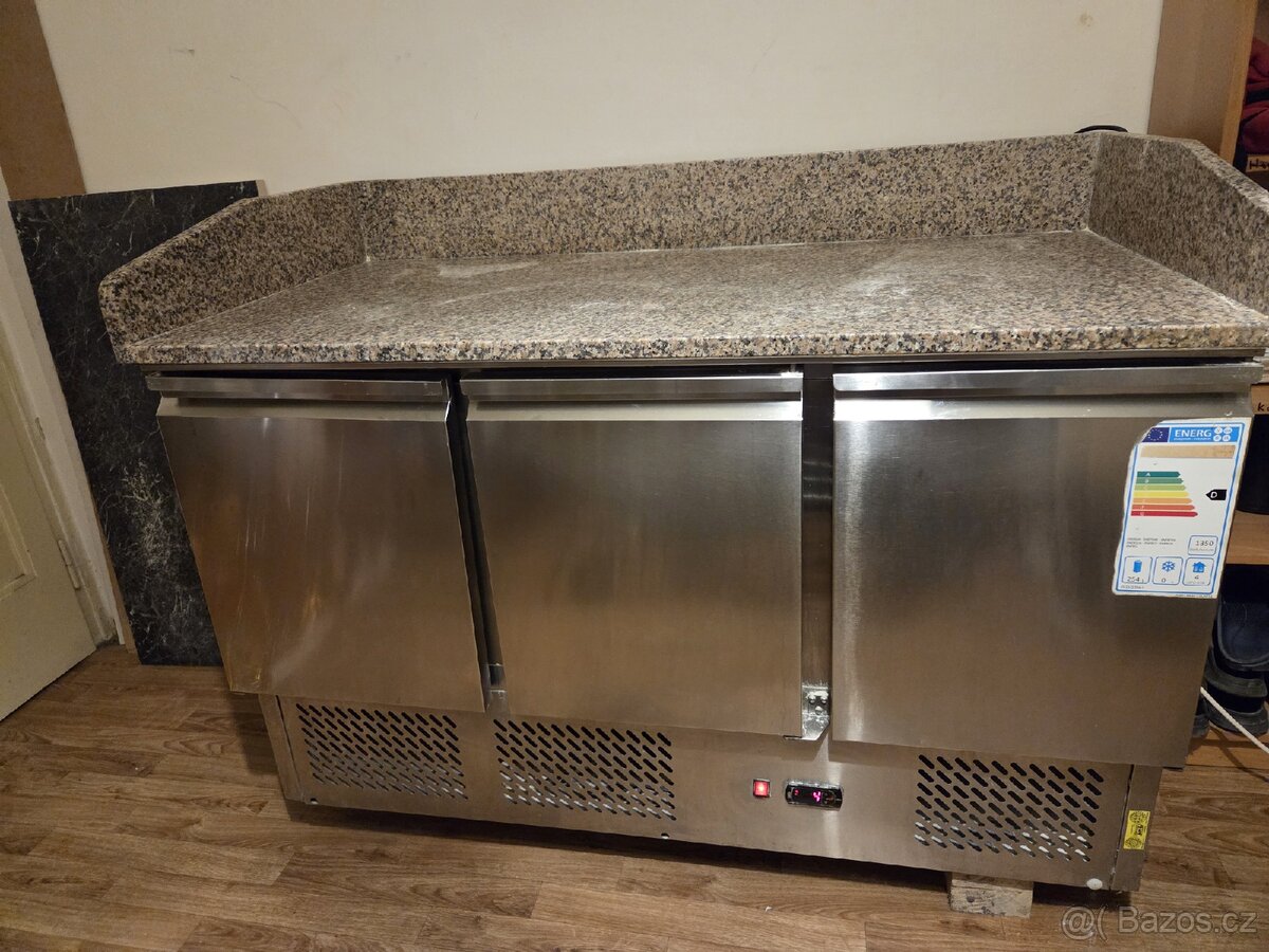 Pizza stůl s žulovou deskou