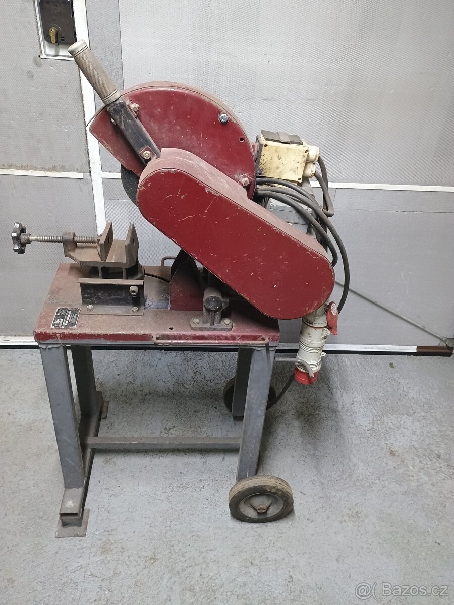 Rozbrušovací pila na kov