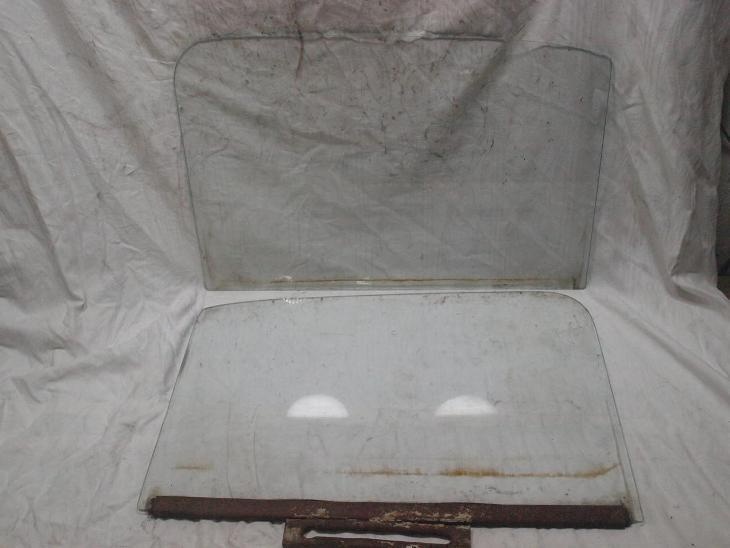 SKLO OKNO PŘEDNÍ ZADNÍ BOČNÍ ŠKODA WARTBURG TATRA OCTAVIA