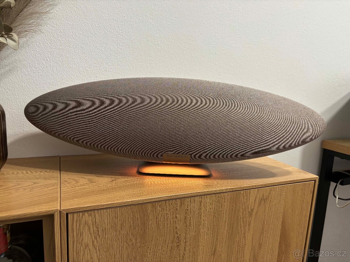Bowers & Wilkins Zeppelin Pro