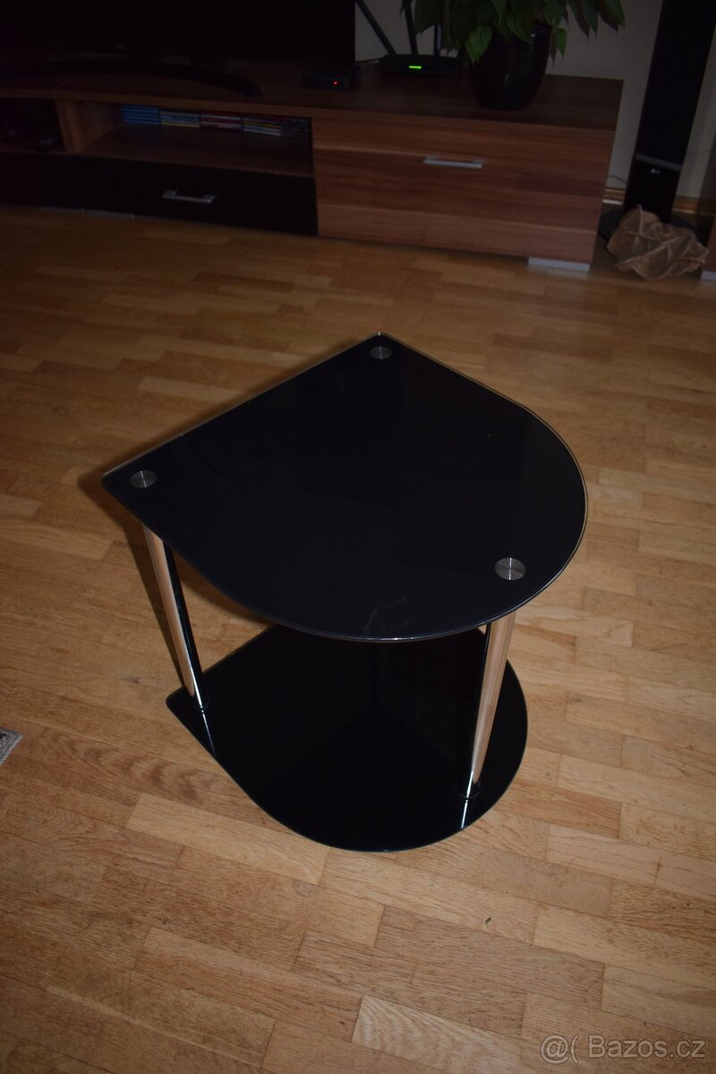 Přídavný / odkládací stolek