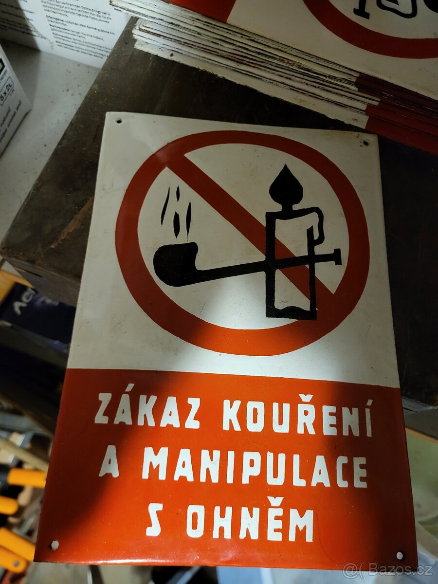 Smaltované cedule