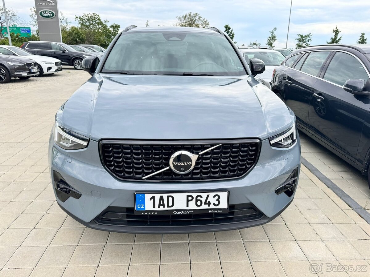 VOLVO XC40 B4 145KW DARK PLUS - 2023/ 25tis km, ZÁRUKA