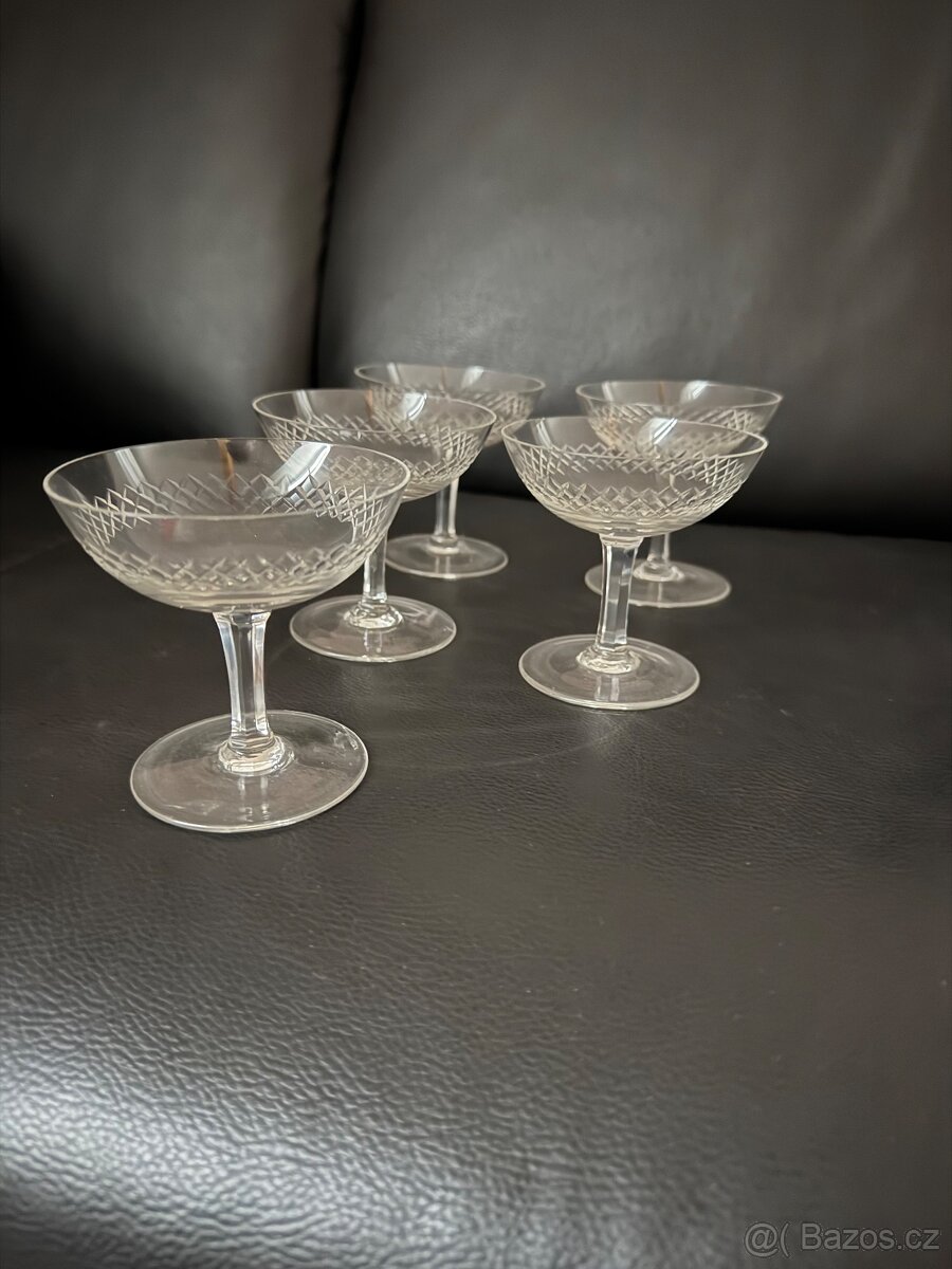 Skleničky na aperitiv