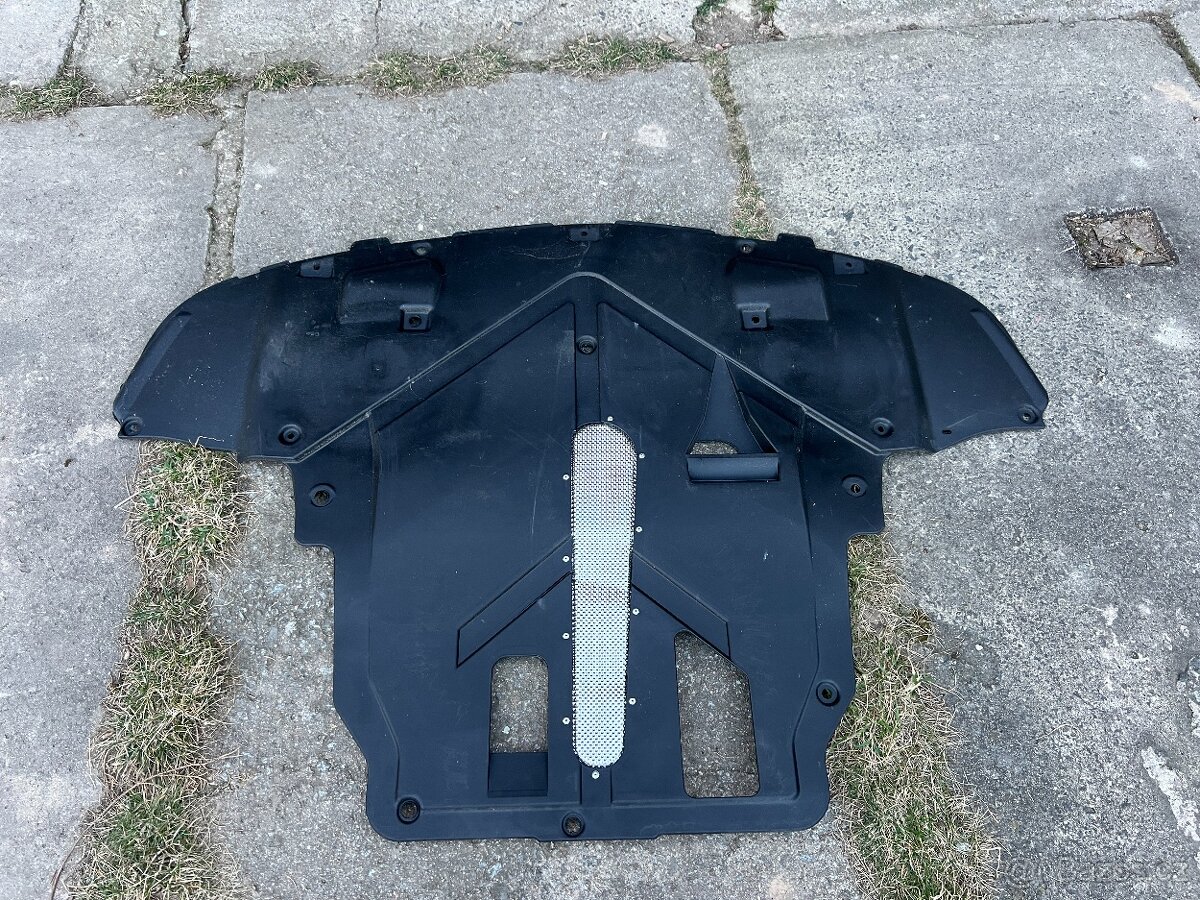 Alfa Romeo 159 - kryt pod motor