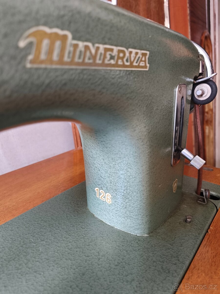 Šicí stroj Minerva 126