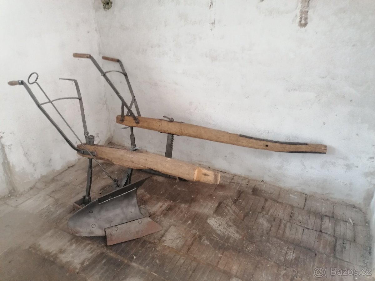 historické zemědělské stroje
