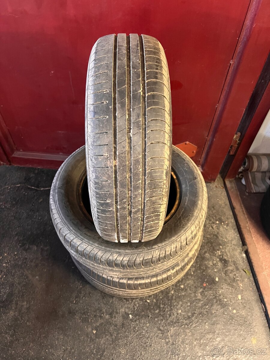 Letní pneu 195/65 R15