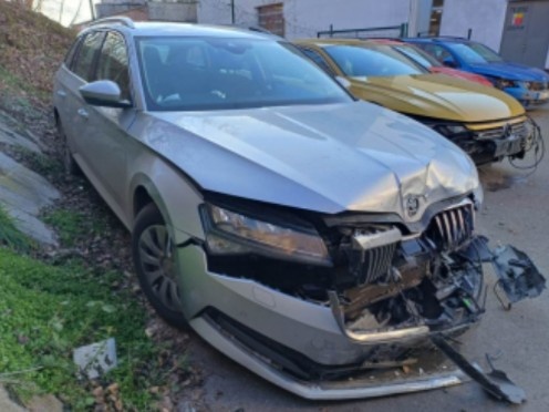 schanim skoda VW bouracky 4x4 pouze Praha