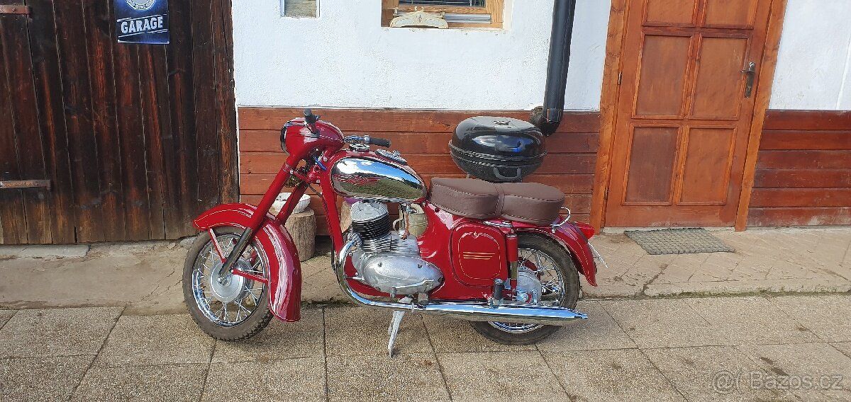 Jawa 250 kývačka po renovaci