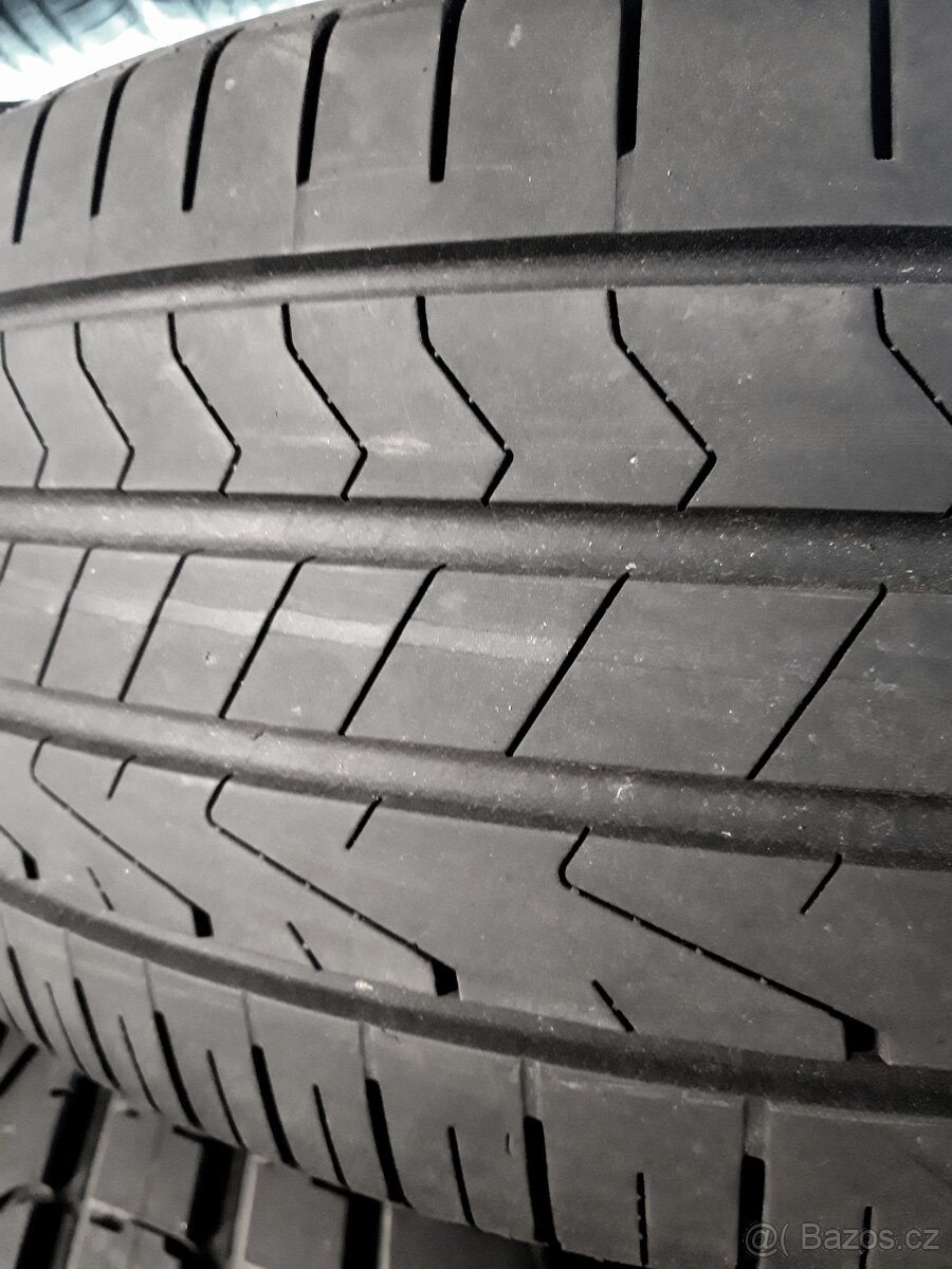 2ks letních pneu 235/60 R18 Hankook