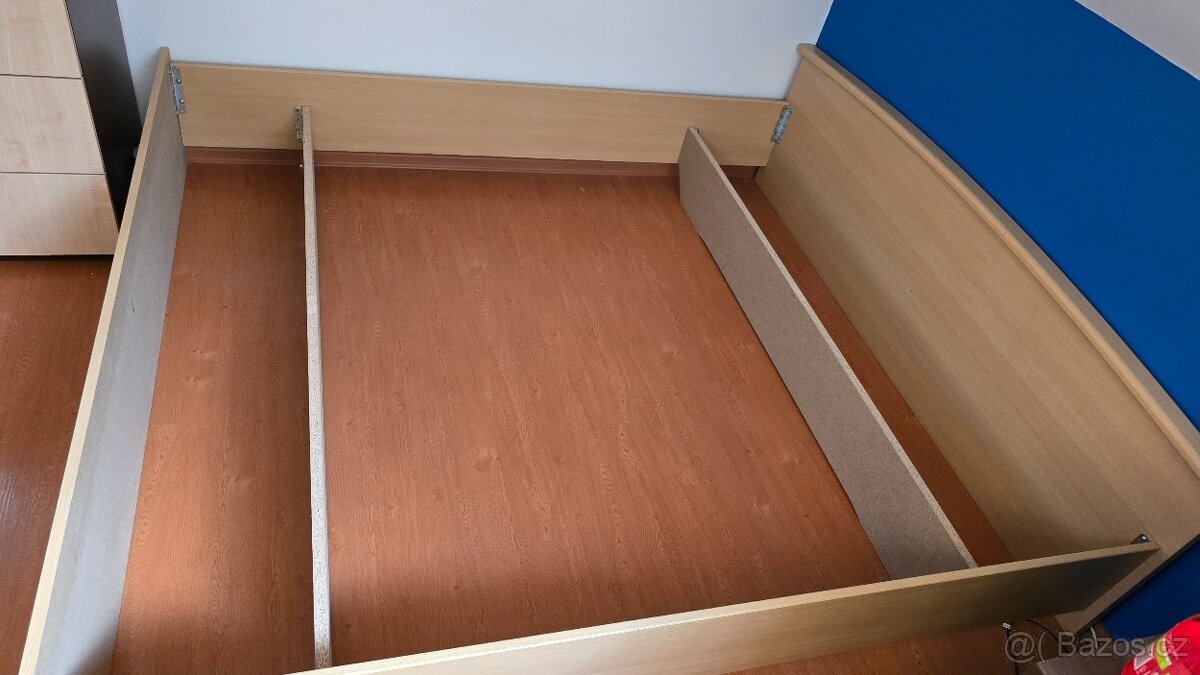 Rám postele 200x180cm zamluveno do 18.7.