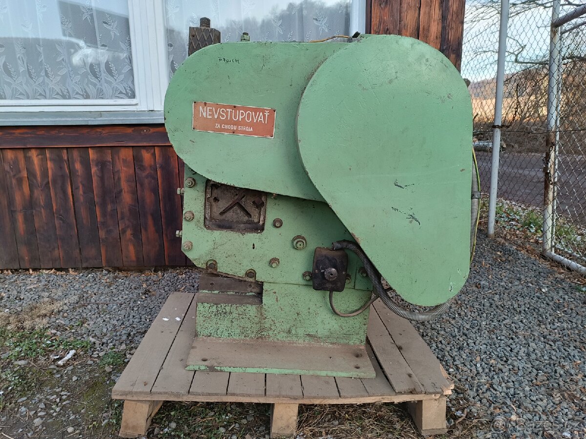 Nůžky na profilový materiál, funkční