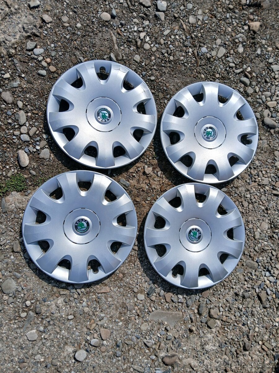 sada poklic R15 skoda octavia 2, model AVANTGARDA