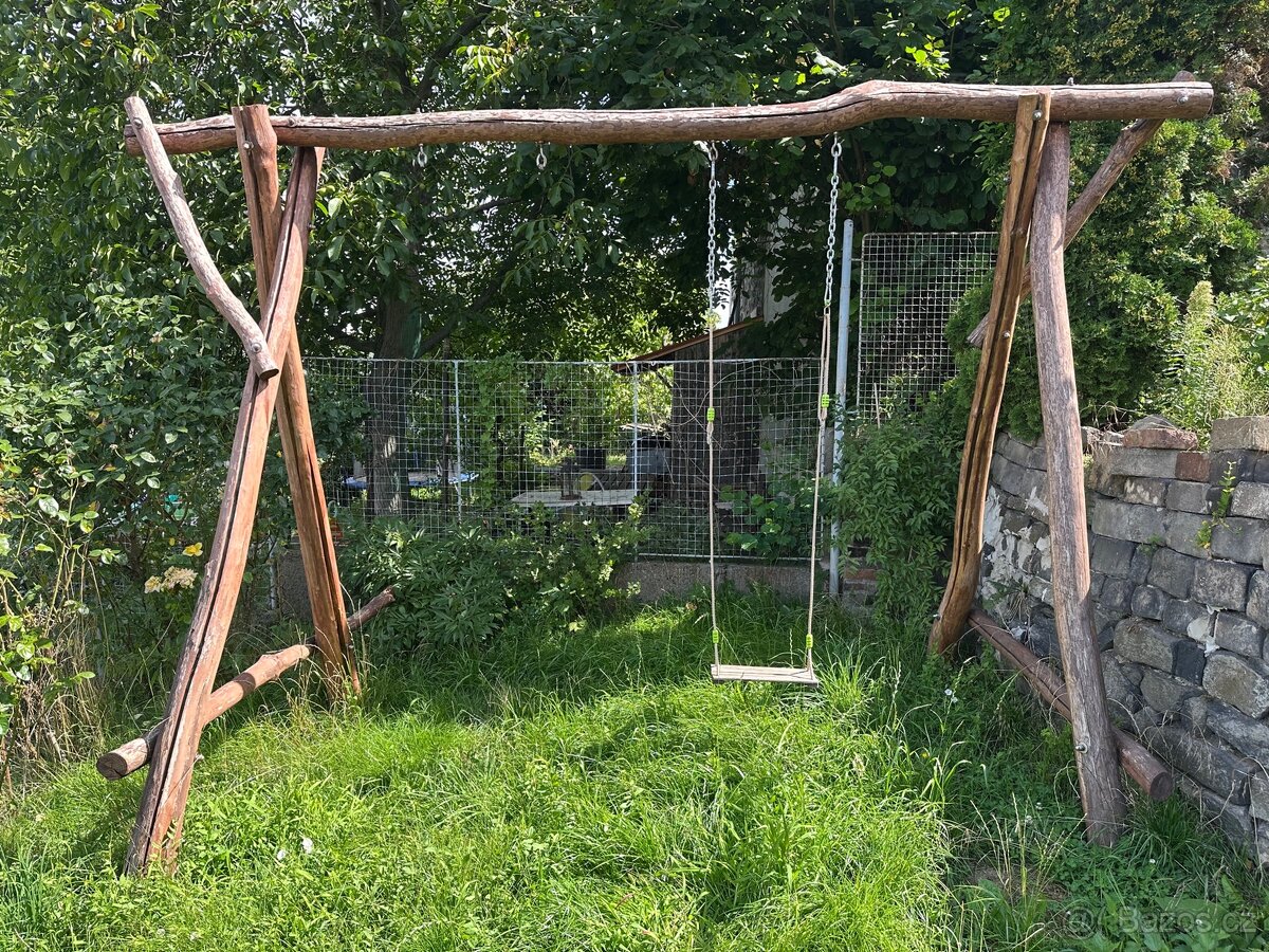 Dřevěná konstrukce houpačka