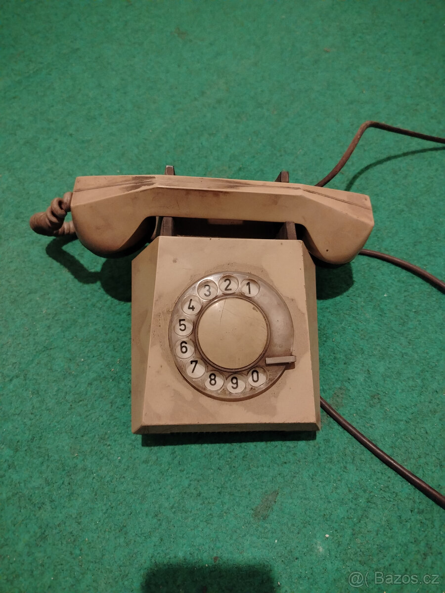 Telefon a mikrofon - TESLA